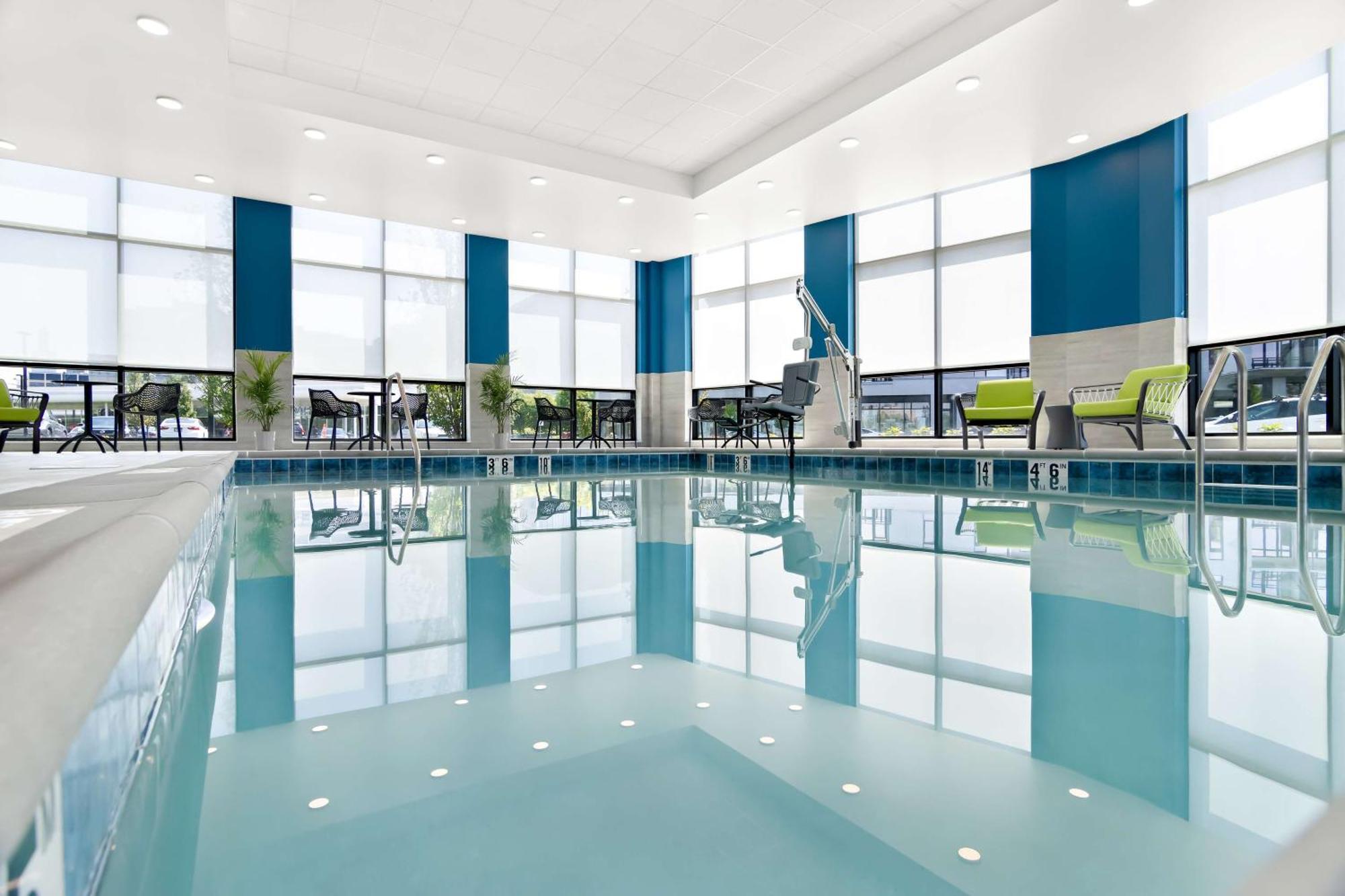 Hampton Inn & Suites Chicago Medical District Uic Extérieur photo
