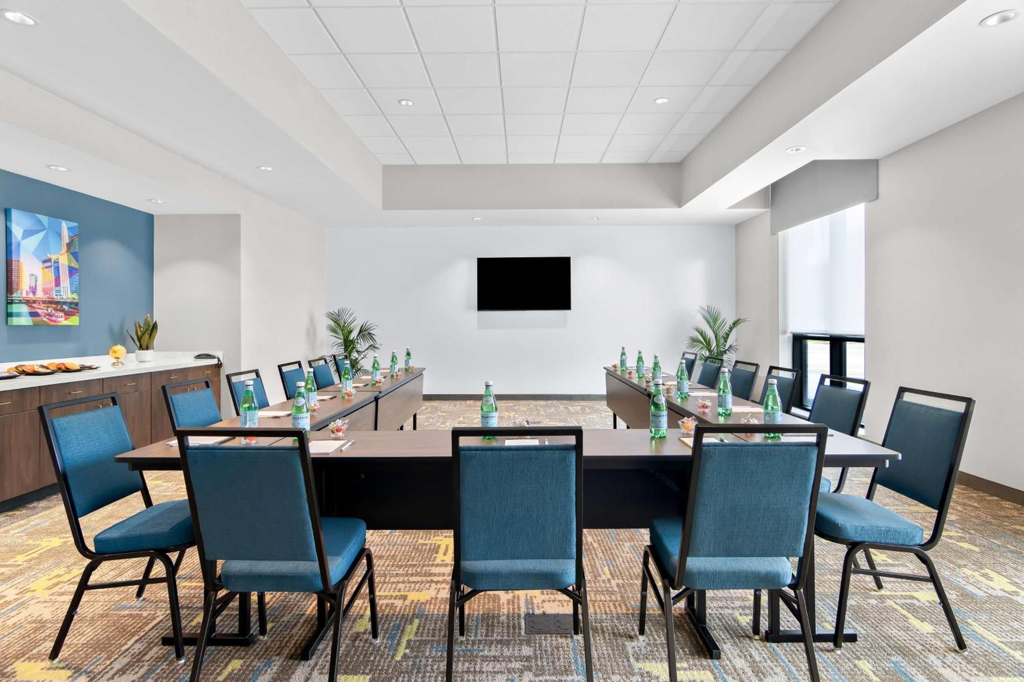 Hampton Inn & Suites Chicago Medical District Uic Extérieur photo